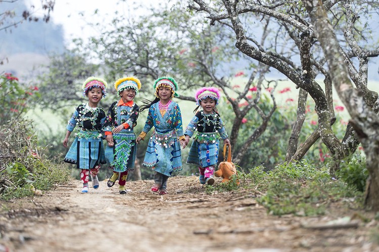 Ragam Potret Kebahagiaan Ana-anak di Kontes Foto Agora #Fun2020 Beginilah gambaran potret kebahagiaan anak-anak yang berhasil diabadikan dalam bingkai kamera pada ajang kontes Foto Agora #Fun2020.