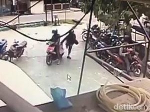 Video Detik-detik Anggota Polisi Diserang Orang Bersenjata di Poso