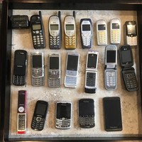 Seorang pengguna Reddit baru selesai bersih-bersih loteng saat karantina. Ternyata dia menyimpan belasan gadget jadul yang kondisinya masih bagus, termasuk pager. Salah satunya ada yang pernah kamu punya? Foto: Reddit/Bored Panda