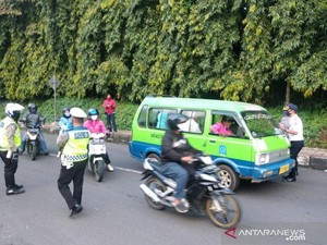 PSBB Kota Bogor: Banyak Pengendara Tak Pakai Masker-Boncengan Beda Domisili