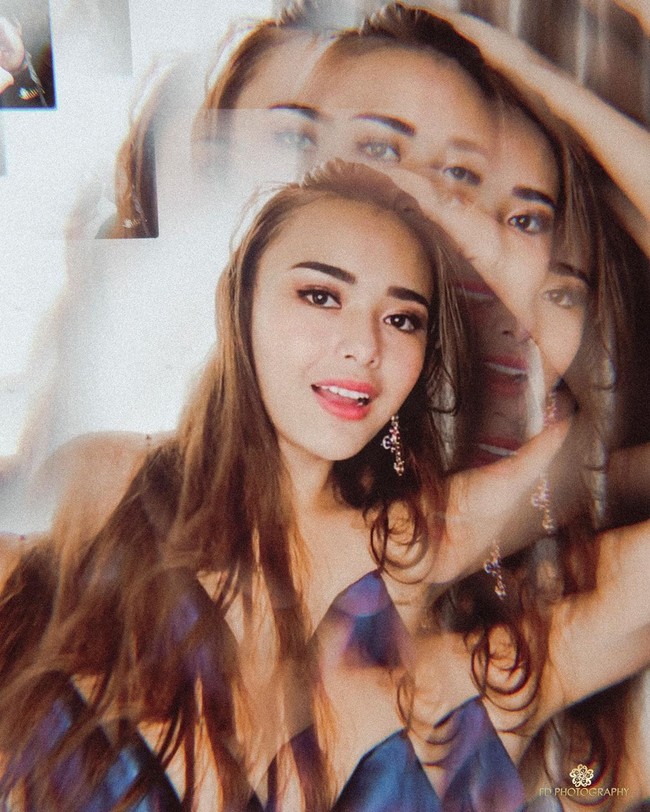 Hi Guys.. jadi ini adalah pengalaman pertama aku n @amandamanopo virtual photoshoot.. Walau dirumah aja kita pengen do something yang berfaedah, tulis Fandy di Instagram. (Foto: Instagram/@fdphotography90)