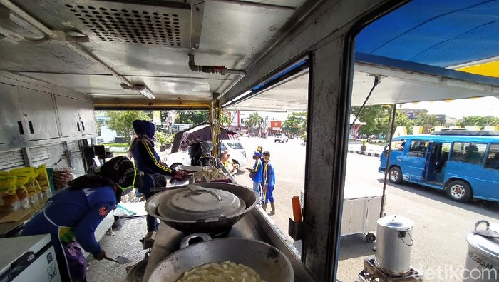 Tim gabungan di Ciamis dirikan dapur umum untuk memberi makan warga terdampak Corona