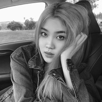 Dilihat dari postingannya di Instagram, Allissa memang tampak baru-baru ini mengecat rambut dengan warna pirang. Seperti diketahui warna pirang memang identik dengan Rose Blackpink. Foto: Instagram @allissashin