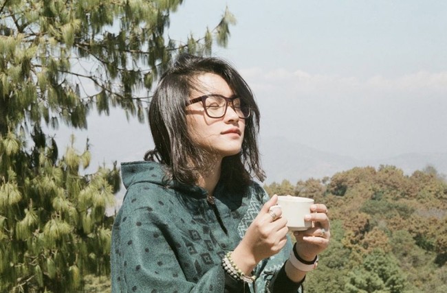 Twindy Rarasati yang dikenal sebagai pemain serial The East di Net TV mengumumkan dirinya terinfeksi COVID-19 pada April 2020. Twindy yang juga dikenal sebagai dokter itu sembuh setelah menjalani perawatan di rumah sakit dan isolasi mandiri di rumah selama tiga minggu. Foto: Dok. Instagram Twindy Rarasati