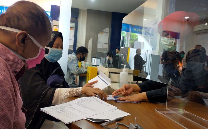 Asuransi untuk Pejuang COVID-19 di RSPAD Bank Mandiri menunjukan komitmennya dalam memberikan asuransi jiwa kepada 35.000 tenaga medis yang menangani COVID-19 dengan uang pertanggungan hingga Rp 1 triliun.
