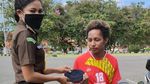 Kejati Papua Barat Bersinergi Bagikan Masker