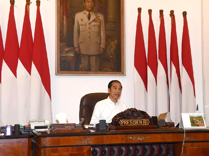 Presiden Jokowi dalam ratas program mitigasi dampak COVID-19 terhadap UMKM