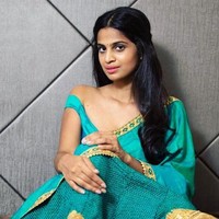 Aku menjadi bagian dari misi kemanusiaan saat ini. Dalam perjalanan ini, aku datang ke berbagai orang yang saat ini mengalami penderitaan karena COVID-19, ujar wanita keturunan India itu.  Foto: dok. Instagram