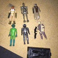 Penggemar Star Wars pasti akan iri. Salah satu pengguna Reddit ini menemukan action figure original yang rilis pada 1980. Foto: Reddit/Bored Panda