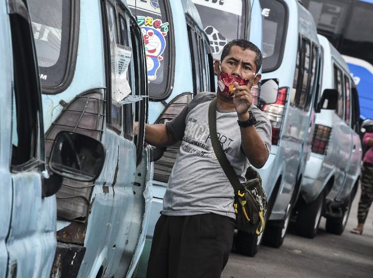 Sopir Angkot Jakarta Mengais Rejeki di Tengah Pandemi