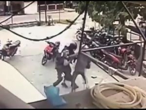 Sebelum Ditembak Mati, DPO MIT di Poso Lempar Molotov ke Polisi