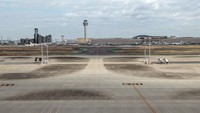 Begini penampakan Bandar Udara Internasional Tokyo atau yang populer sebagai Bandara Haneda di Tokyo, Jepang.
