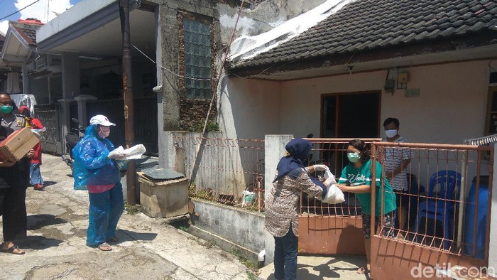 keluarga di cimahi terpapar corona diisolasi mandiri