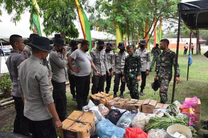 TNI-Polri bikin dapur umum di Riau (dok. Istimewa)