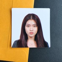 Sebelum mewarnai rambut, Allissa pun tampak punya fitur wajah yang serupa dengan Rose. Setelah jadi pirang, mereka semakin mirip. Foto: Instagram @allissashin