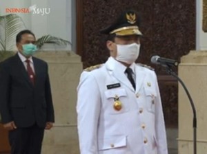 Pakai Protokol Corona, Jokowi Lantik Ahmad Riza Patria Jadi Wagub DKI
