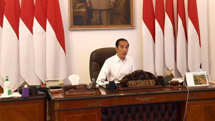 Presiden Jokowi dalam ratas program mitigasi dampak COVID-19 terhadap UMKM