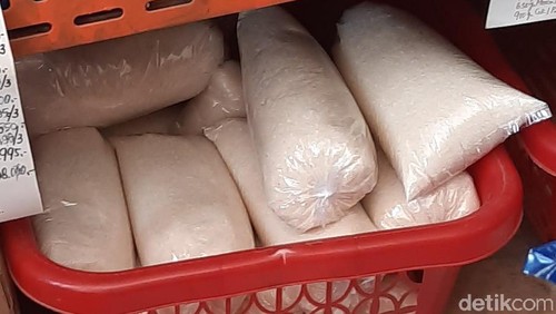 Warga Bondowoso lapor polisi karena menjadi korban penipuan hingga Rp 1,6 miliar. Penipuan tersebut dilakukan oleh sepasang suami istri.