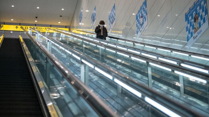 Bandar Udara Internasional Tokyo atau yang populer sebagai Bandara Haneda merupakan bandara tersibuk di Jepang. Sejak Corona merebak, lokasi ini seperti bandara hantu.