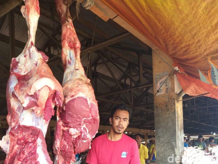 Penjual daging sapi di Aceh curhat omzet merosot gara-gara wabah Corona