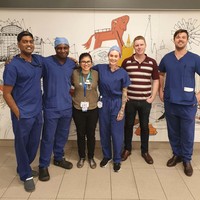 Calon dokter bedah ortopedi itu juga mengingatkan para pengikutnya untuk tetap menebar semangat kebaikan meski diterpa pandemi COVID-19. Ia menulis, Sebuah senyuman dapat menyembuhkan 1000 luka. Jadi harap diingat, untuk tetap baik satu sama lain di situasi yang sulit ini. (Foto: Instagram/@rosesarered_23)