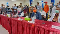 Nuh berharap, RS Unair dapat menjadi rumah sakit rujukan COVID-19 yang bisa diandalkan. Dia juga mengucapkan terima kasih kepada semua pihak yang terlibat dan sudah all out.