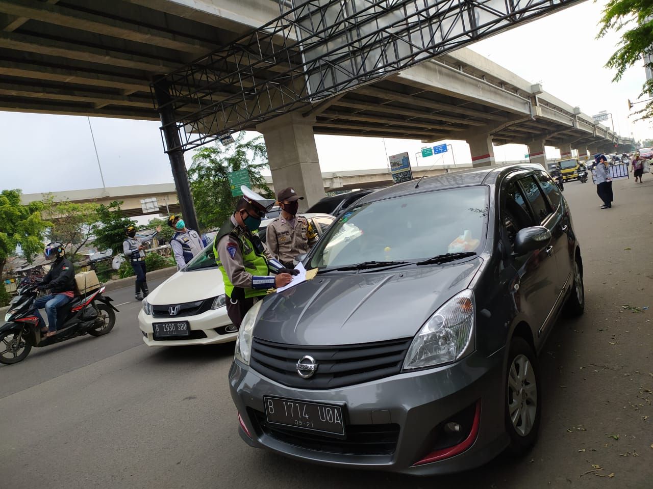 Modifikasi Mobil Angkot Cianjur