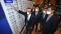 Saat ini Korea Selatan telah melaporkan sebanyak 10.591 kasus dengan 225 kematian akibat virus corona. Namun, angka kasus baru di Korsel semakin menurun. Hingga kini, kurang dari 40 kasus baru COVID-19 yang tercatat di Korsel dalam enam hari terakhir. Kim In-chul/Yonhap via AP.
