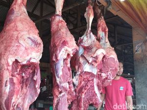 Pedagang Daging di Aceh Curhat Omzet Merosot Gara-gara Corona