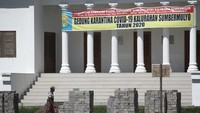 Sementara  itu, Pemerintah Desa (Pemdes) Sumbermulyo, Kecamatan Bambanglipuro, Kabupaten Bantul juga mengalihfungsikan gedung BUMDes menjadi tempat karantina bagi pemudik yang datang ke desa tersebut. ANTARA FOTO/Hendra Nurdiyansyah.
