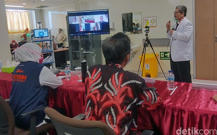 CT Corp bersama Bank Mega membantu renovasi Rumah Sakit Khusus Infeksi (RSKI) Unair Surabaya. Satu dari empat lantai yang direnovasi siap beroperasi pada Kamis (16/4).