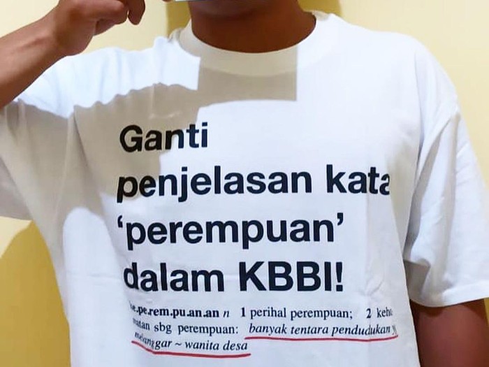 Ika Vantiani Kaos Ganti Penjelasan Kata Perempuan dalam KBBI.