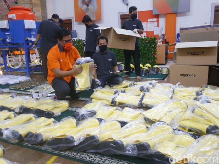 Rumah zakat bagikan sembako