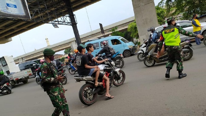 PSBB hari kedua di Bekasi