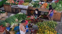 Meski masih dilanda wabah COVID-19, Gubernur Jawa Tengah Ganjar Pranowo menjamin stok pangan menjelang Ramadan 2020 aman, bahkan masih mampu mencukupi kebutuhan masyarakat Jawa Tengah hingga 3 bulan mendatang. ANTARA FOTO/Maulana Surya.