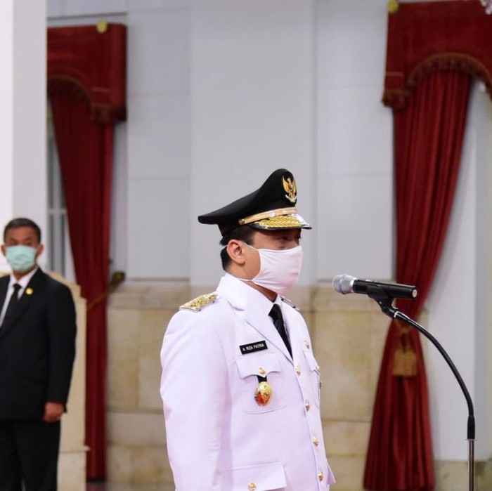 Ahmad Riza Patria saat dilantik sebagai Wakil Gubernur DKI Jakarta
