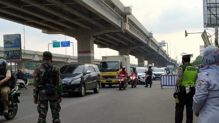 PSBB hari kedua di Bekasi