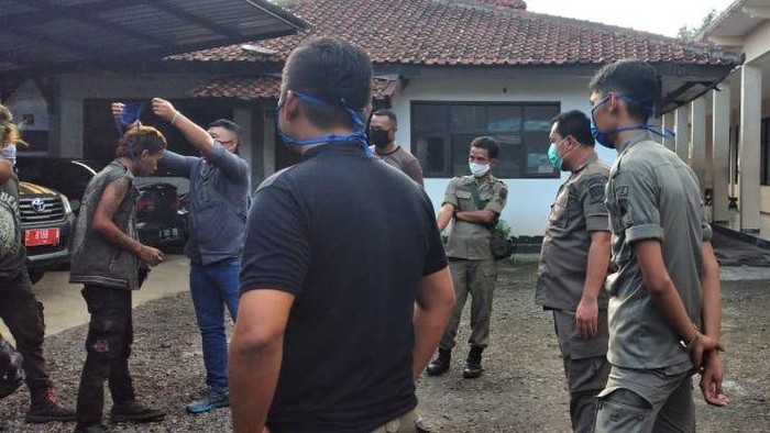 Enam anak punk keliaran di jalan ditangkap Satpol PP Sumedang