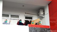 Sebagai informasi, Gedung Pusdiklat ini memiliki kapasitas 141 kamar dan peruntukannya untuk tenaga medis yang bekerja di rumah sakit DIY.