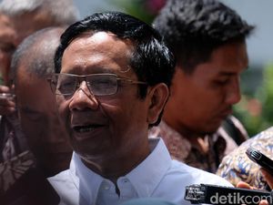 Mahfud: Banyak Dokter Meninggal Terpapar COVID karena Stres dan Lelah