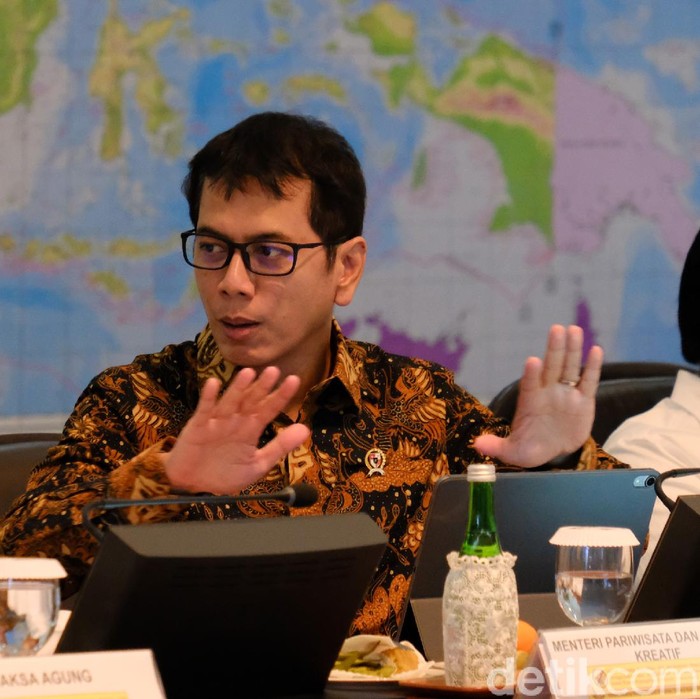 Menteri Pariwisata dan Ekonomi Kreatif (Menparekraf) Wishnutama