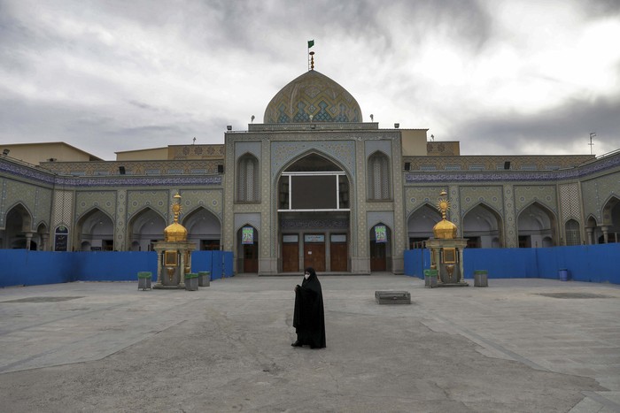 Jelang Ramadhan, Masjid-masjid Ini Sepi Imbas Corona Menjelang Ramadhan biasanya masjid-masjid mulai dipenuhi oleh jamaah. Kali ini berbeda, beberapa negara di seluruh dunia juga merasakan hal yang sama imbas Corona. Ini foto-fotonya.