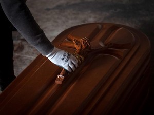 Desa Spanyol Ini Kebanjiran Pesanan Peti Mati karena Pandemi Virus Corona