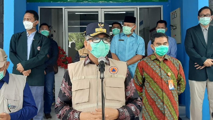 Plt Gubernur Aceh Nova Iriansyah resmikan lab uji swab (Agus Setyadi-detikcom)