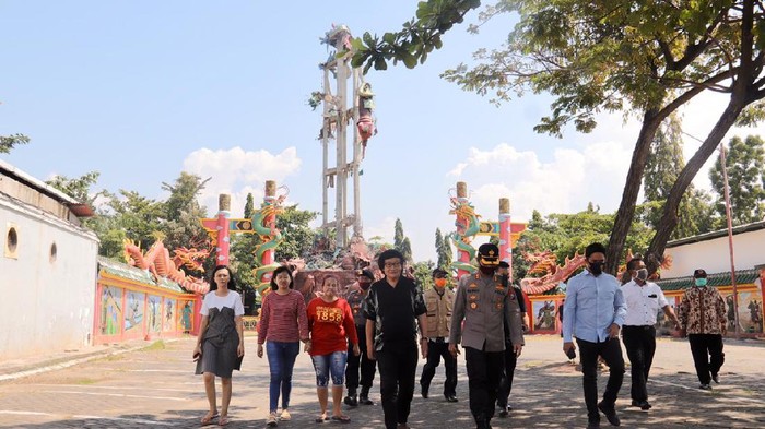 patung Khong Co Kwan Sing Tee Koen