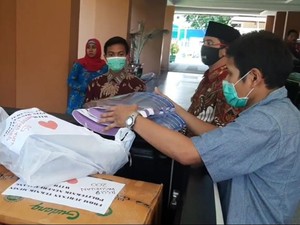 Poltek Malang Sumbang Ratusan APD untuk Puskesmas dan RS se-Kota Pasuruan