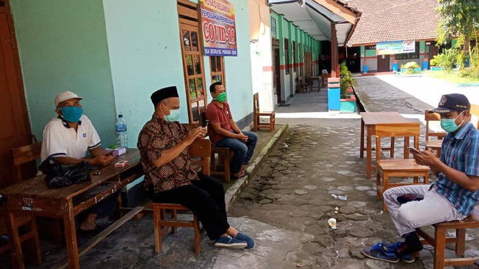 Dua Pekerja dari Kalimantan Ditolak Istrinya Masuk Rumah