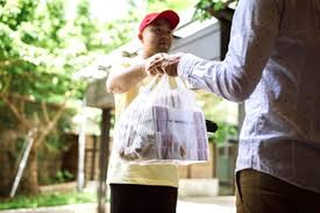 Tips Aman Pesan Makanan Via Ojol Saat COVID-19