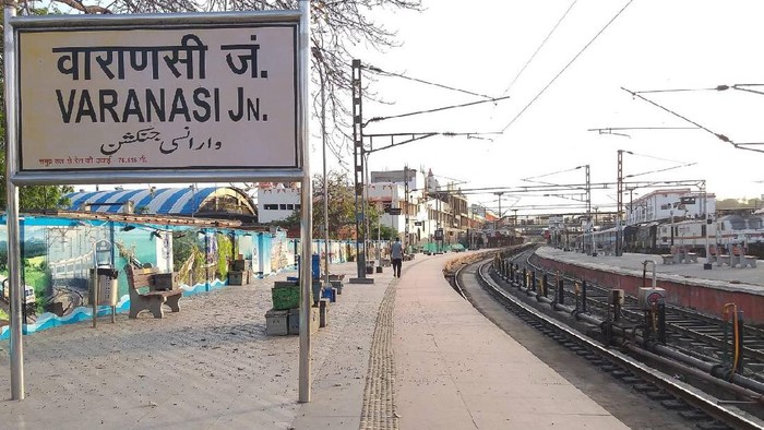 Terjebak di Stasiun Varanasi