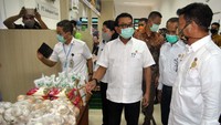 Pemerintah terus memantau dan menjamin ketersediaan 11 komoditas utama bahan pangan pokok menjelang Ramadhan 1441 H dan di tengah wabah pandemi virus Corona (COVID-19) yang meliputi stok dan ketersediaan, pasokan, distribusi, dan stabilitas harga. ANTARA FOTO/Arif Firmansyah.